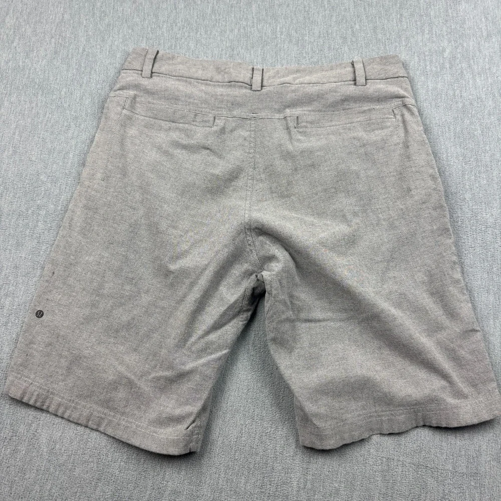 Lululemon Shorts‎ Mens 34 Light Gray Commission Classic Ventlight Golf Athletic